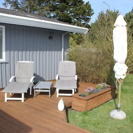 Feriehus Spitze Dk Marielyst Mit Sauna Und Kinderspielhaus Bøtø By