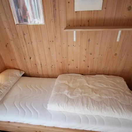 펜션 Spitze Dk Marielyst Mit Sauna Und Kinderspielhaus Bøtø By