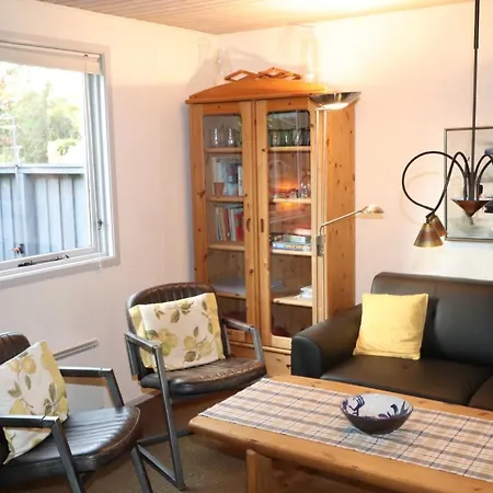 펜션 Spitze Dk Marielyst Mit Sauna Und Kinderspielhaus Bøtø By